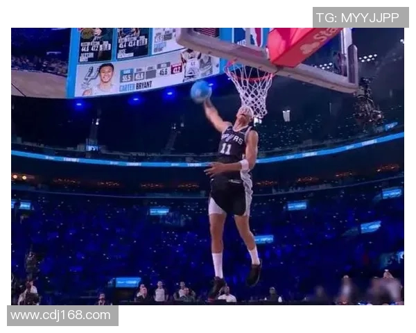 致敬海斯了……约翰逊罚球线里一大步起飞劈扣 仅得47.8分